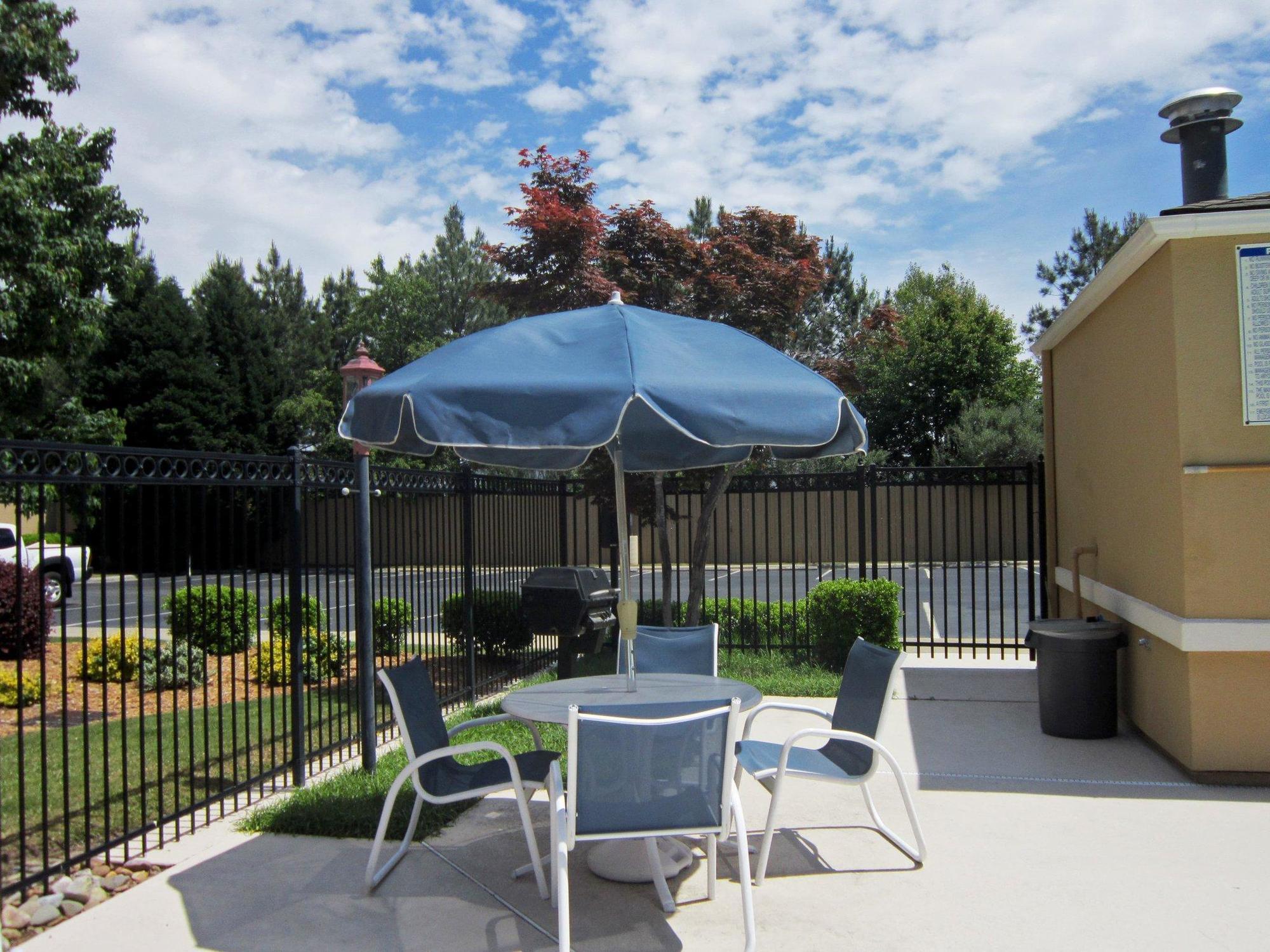 Extended Stay America Suites - Fayetteville - Fort Bragg Екстер'єр фото
